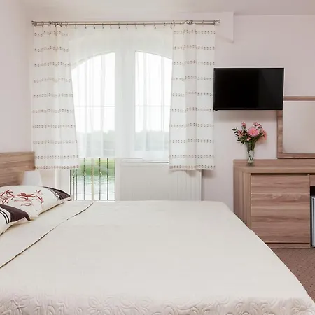 Bed & Breakfast Portowa - 120 Metrow Od Plazy Dziwnow