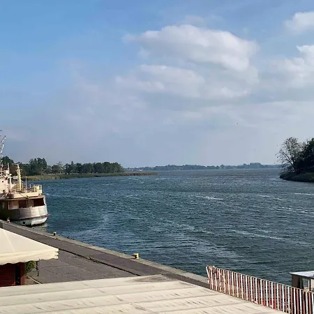 Portowa - 120 Metrow Od Plazy Panzió