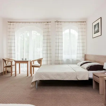 Panzió Portowa - 120 Metrow Od Plazy 3*