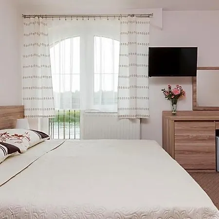 B&B Portowa - 120 Metrow Od Plazy