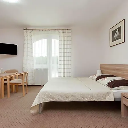 Portowa - 120 Metrow Od Plazy Bed & Breakfast 3*