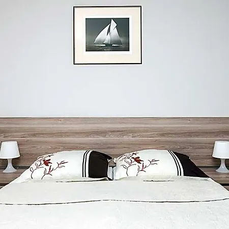Portowa - 120 Metrow Od Plazy Bed & Breakfast Dziwnow